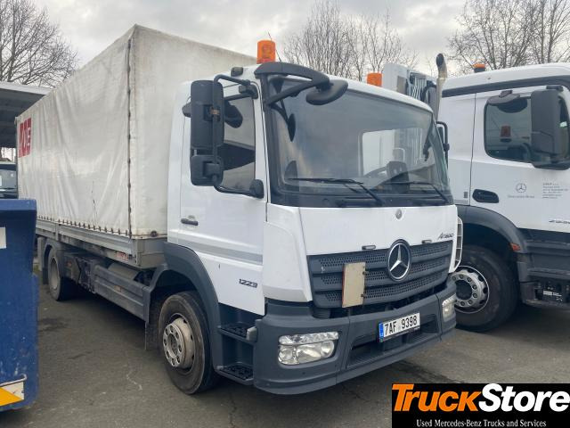Mercedes-Benz Atego 1223 L - Camión lona: foto 1 Mercedes-Benz Atego 1223 L - Camión lona: foto 1