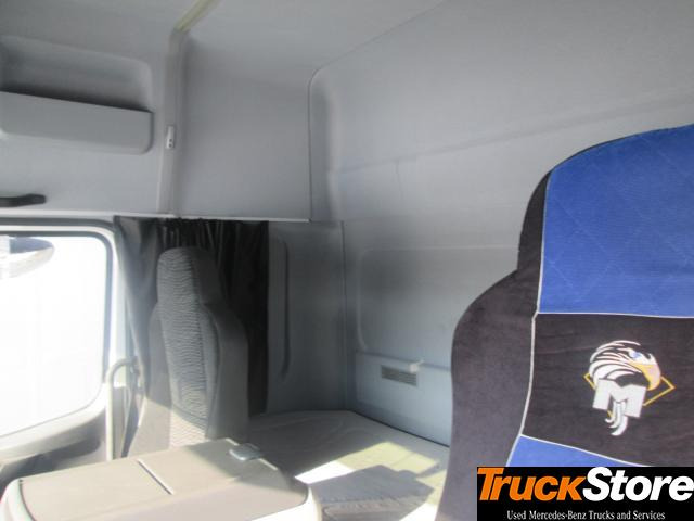 Mercedes-Benz Atego 1227 L - Camión caja cerrada: foto 4 Mercedes-Benz Atego 1227 L - Camión caja cerrada: foto 4