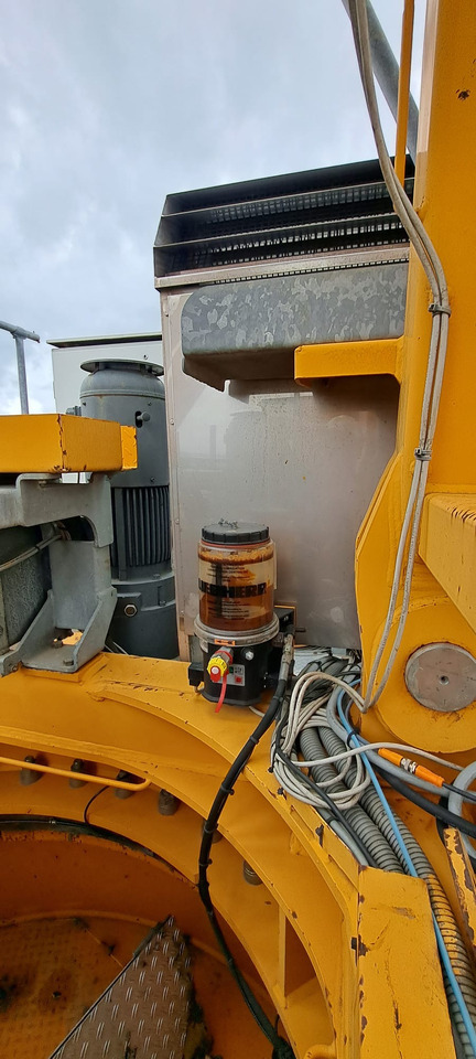 Liebherr 250EC-B12 Litronic - Grúa torre: foto 1 Liebherr 250EC-B12 Litronic - Grúa torre: foto 1