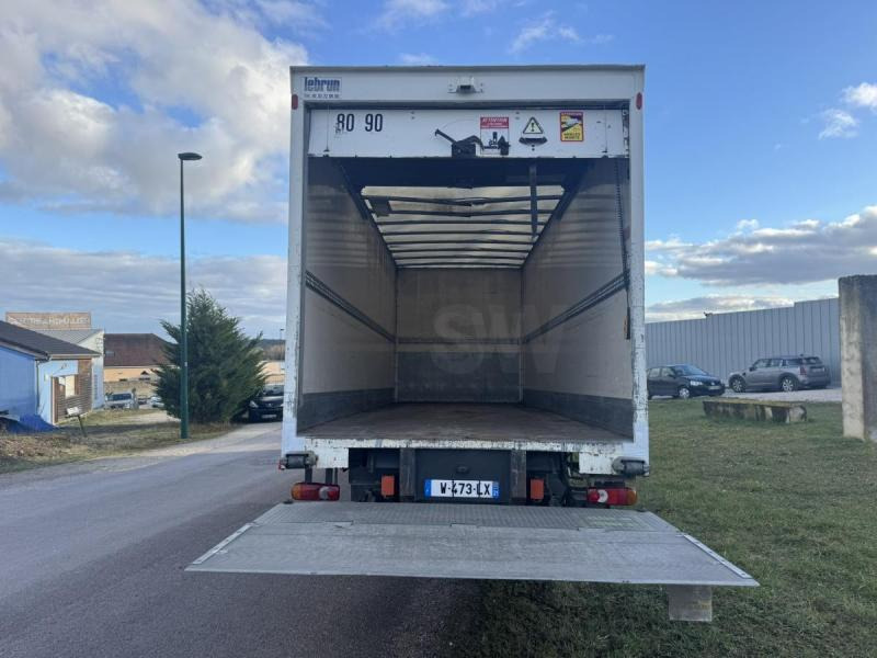 Camión caja cerrada DAF LF 210 FA: foto 9