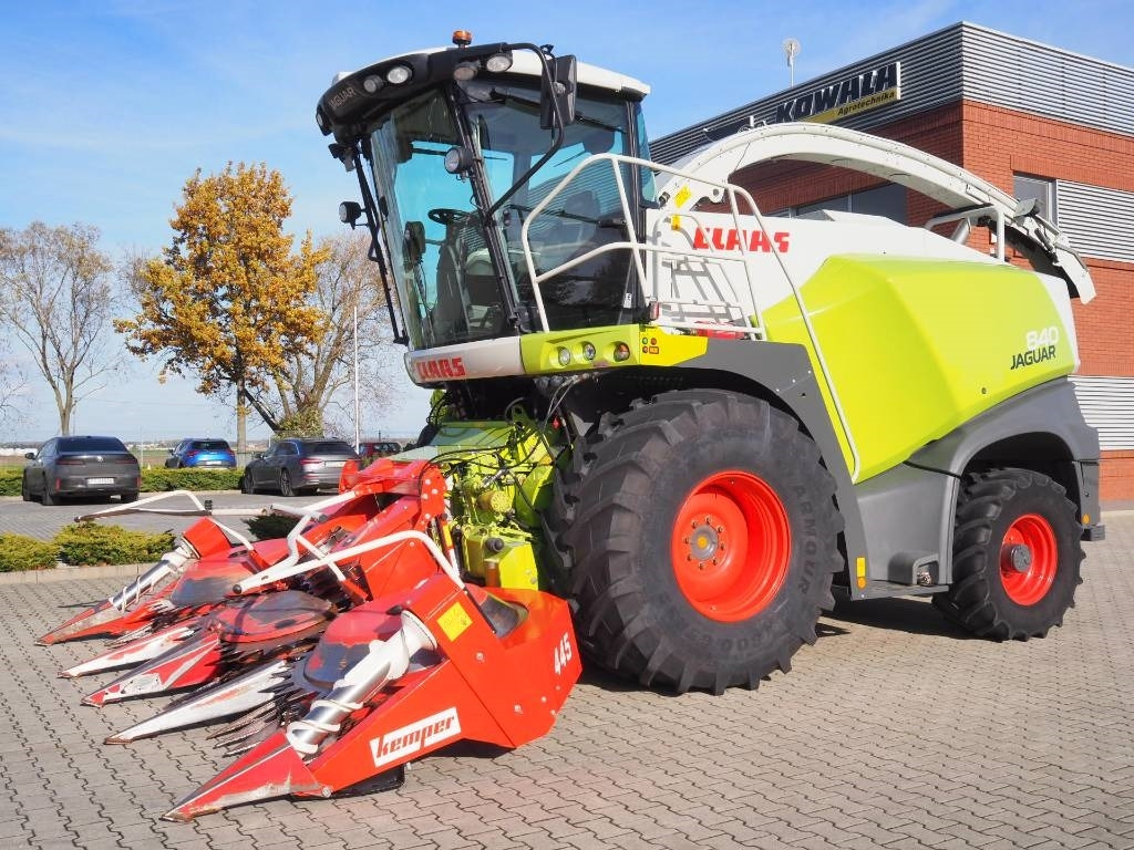 Claas Jaguar 840 4x4 + Kemper 445  - Cosechadora de forraje: foto 5 Claas Jaguar 840 4x4 + Kemper 445  - Cosechadora de forraje: foto 5