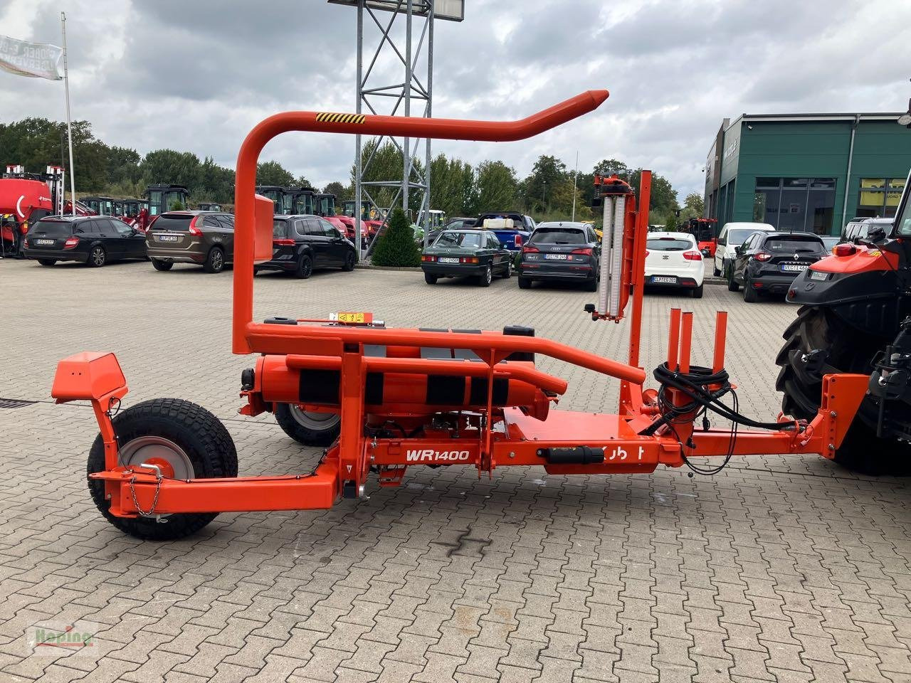 Kubota WR1400 - Encintadora de pacas: foto 4 Kubota WR1400 - Encintadora de pacas: foto 4