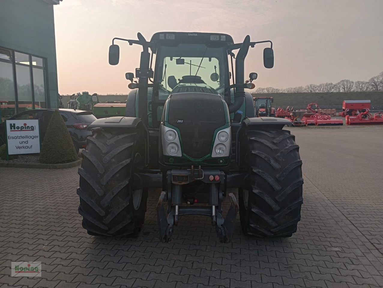 Valtra T203 D - Tractor: foto 2 Valtra T203 D - Tractor: foto 2