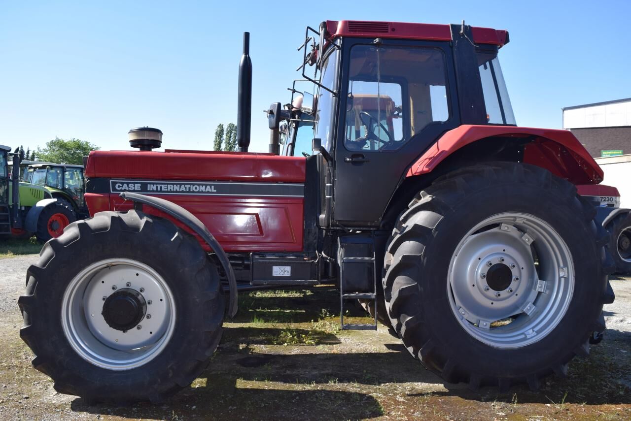 Case-IH 1455 XL A - Tractor: foto 1 Case-IH 1455 XL A - Tractor: foto 1