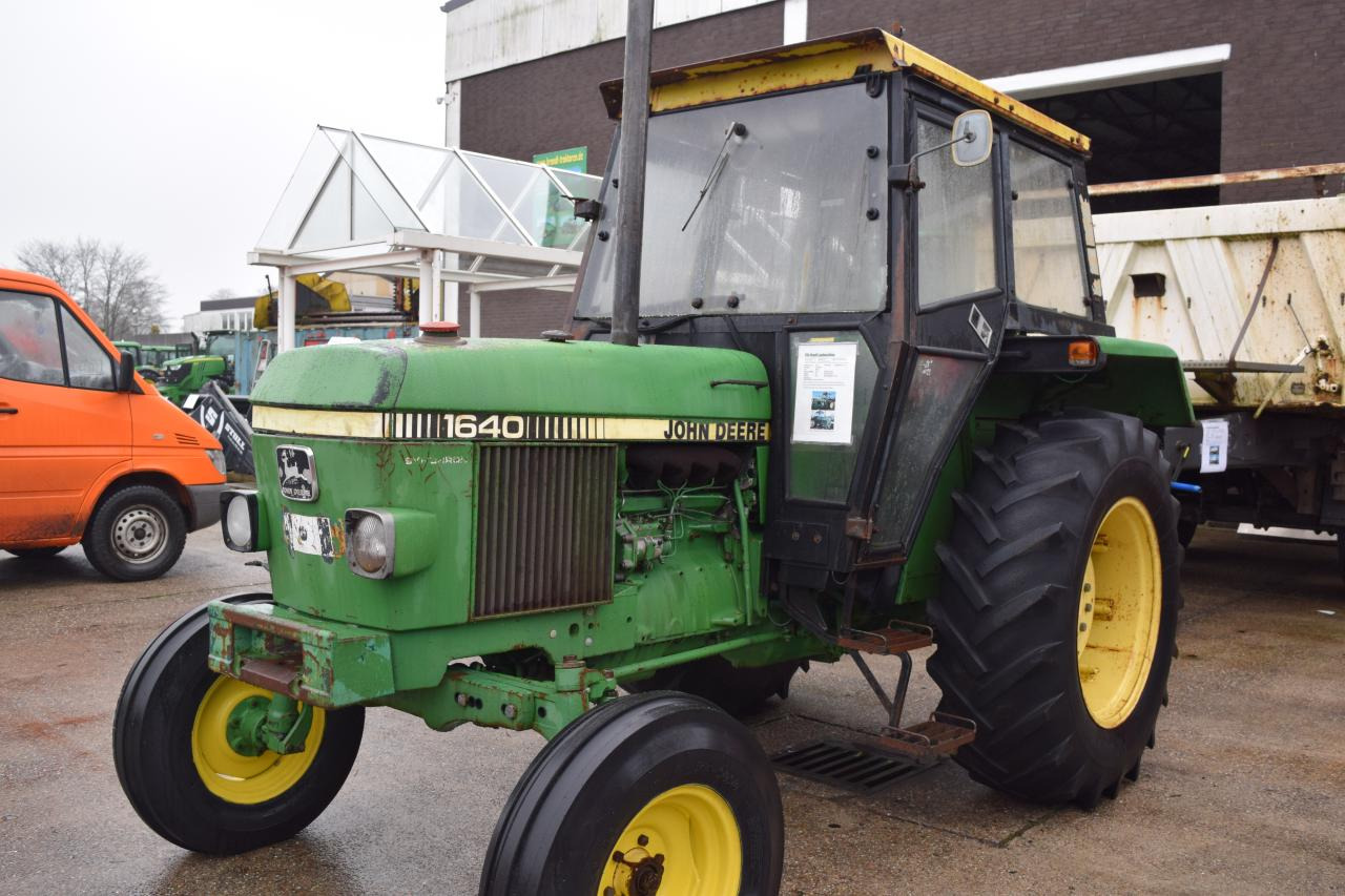 John Deere 1640 - Tractor: foto 1 John Deere 1640 - Tractor: foto 1