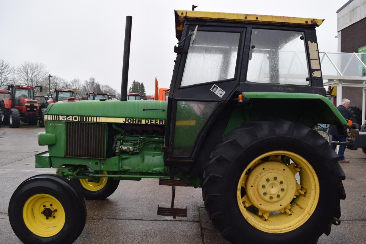 John Deere 1640 - Tractor: foto 2 John Deere 1640 - Tractor: foto 2