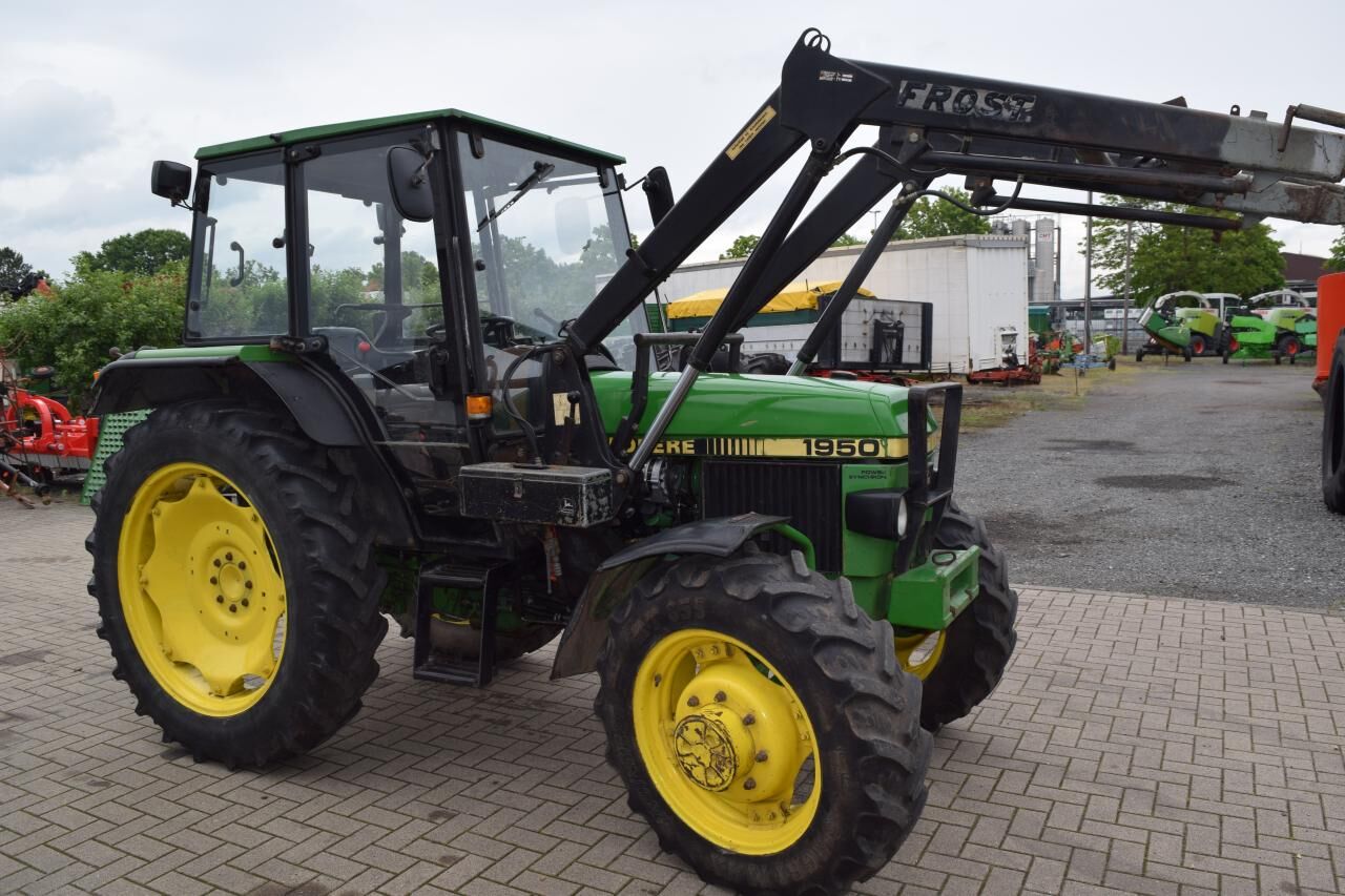 John Deere 1950 - Tractor: foto 1 John Deere 1950 - Tractor: foto 1