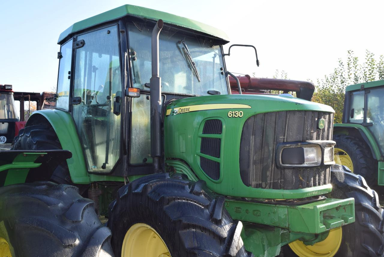 John Deere 6130 - Tractor: foto 2 John Deere 6130 - Tractor: foto 2
