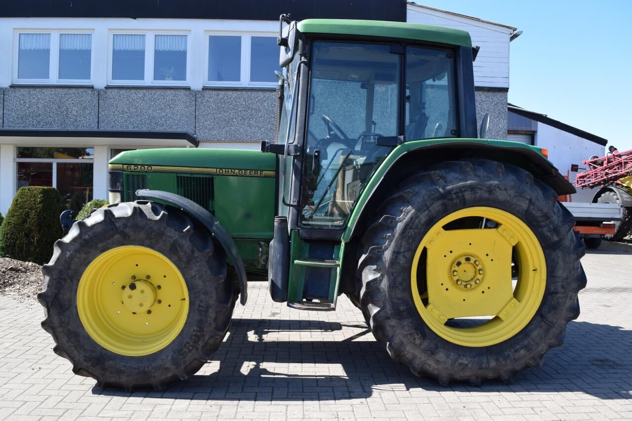 John Deere 6200 - Tractor: foto 1 John Deere 6200 - Tractor: foto 1