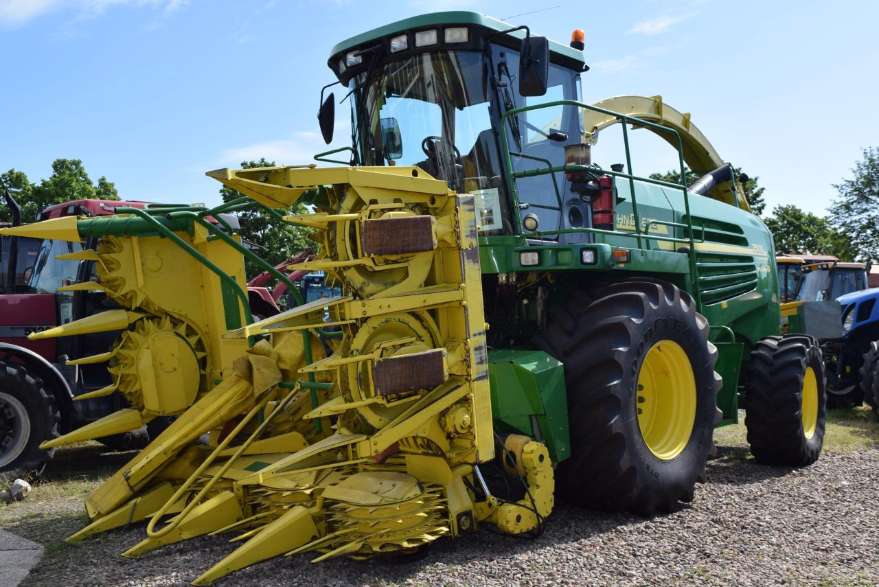 John Deere 7400 - Cosechadora de forraje: foto 1 John Deere 7400 - Cosechadora de forraje: foto 1
