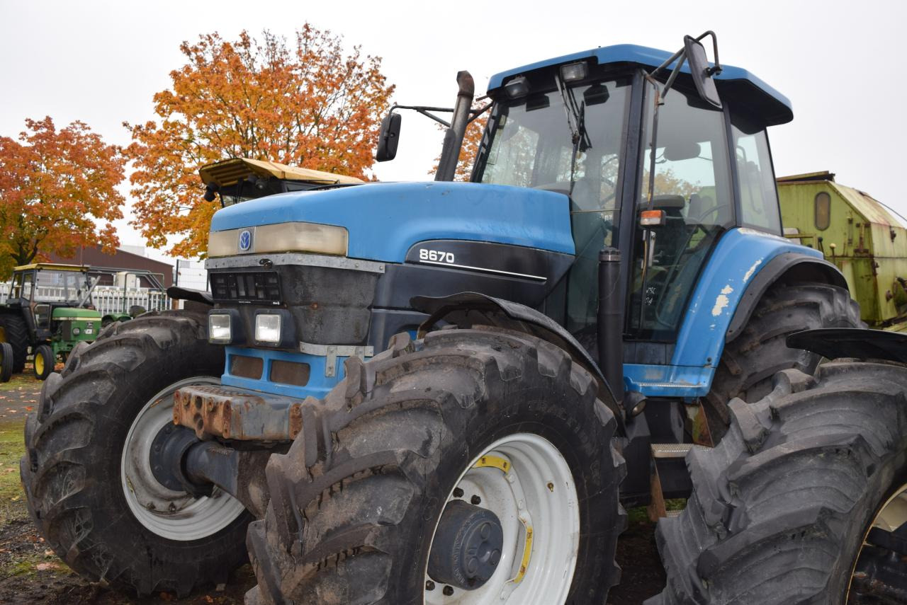 New Holland 8670 TA - Tractor: foto 1 New Holland 8670 TA - Tractor: foto 1
