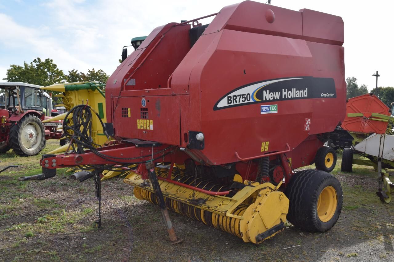 New Holland BR 750 CropCutter - Rotoempacadora: foto 2 New Holland BR 750 CropCutter - Rotoempacadora: foto 2
