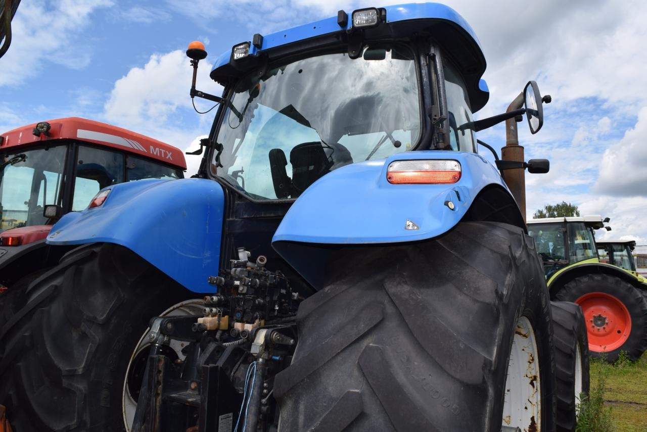 New Holland T 7040 - Tractor: foto 3 New Holland T 7040 - Tractor: foto 3
