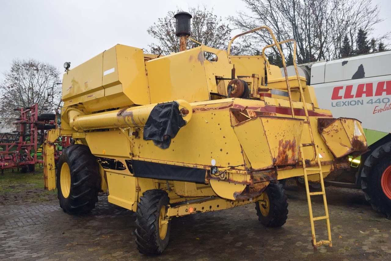 New Holland TF 42 - Cosechadora de granos: foto 4 New Holland TF 42 - Cosechadora de granos: foto 4