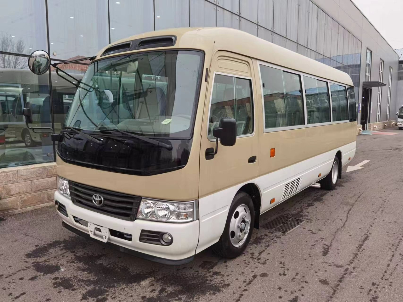 TOYOTA COASTER - Autobús: foto 5 TOYOTA COASTER - Autobús: foto 5
