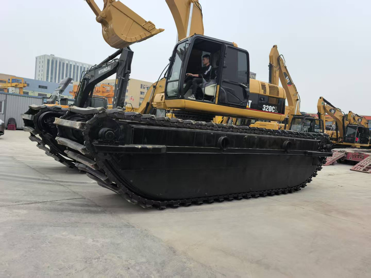 CATERPILLAR 320C boat excavator - Excavadora anfibia: foto 2 CATERPILLAR 320C boat excavator - Excavadora anfibia: foto 2