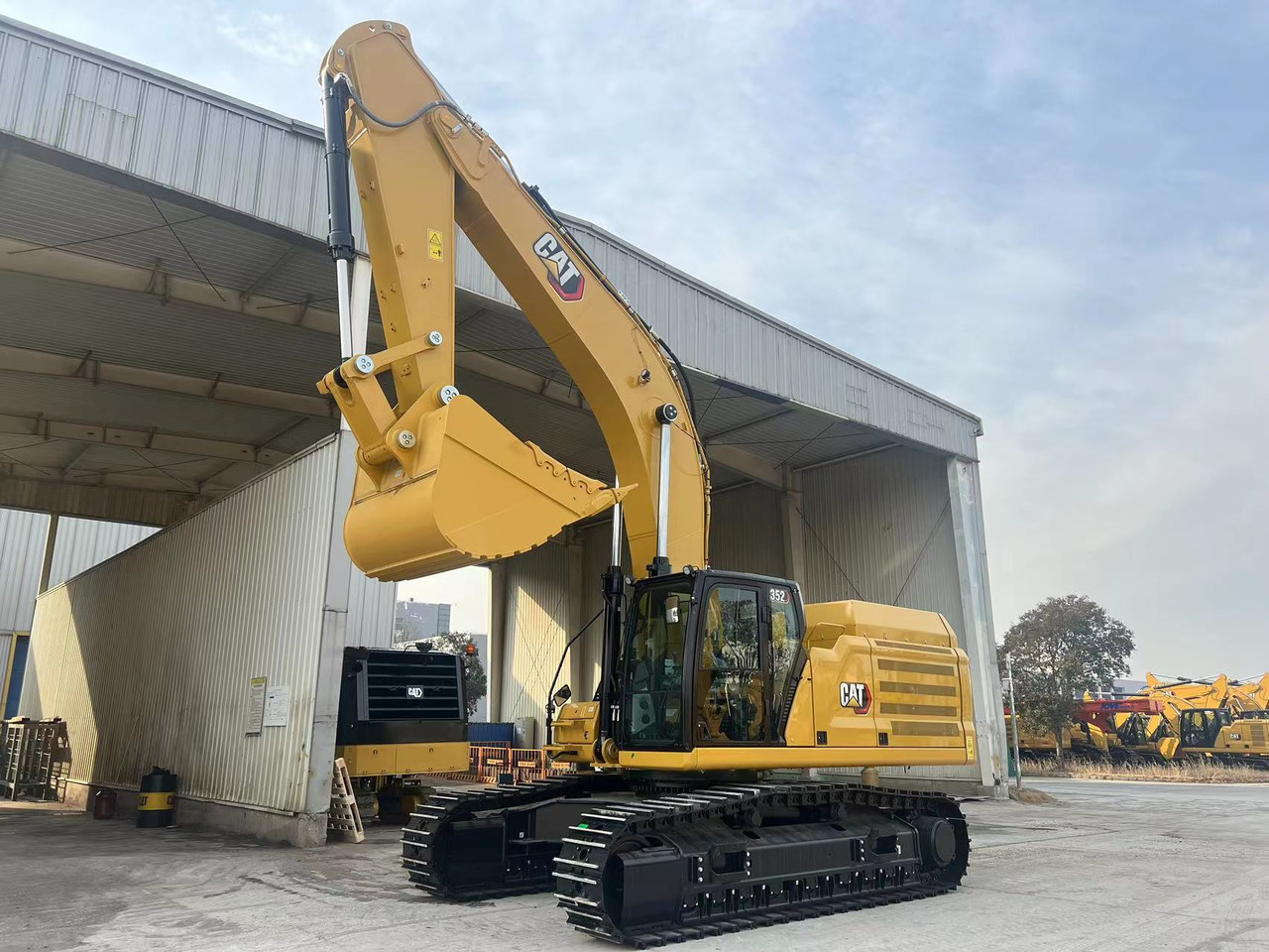 Excavadora de cadenas nuevo CATERPILLAR 352: foto 16
