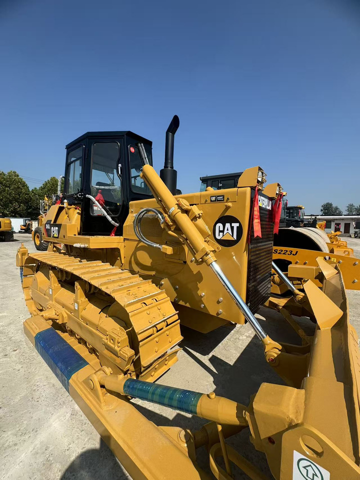 CATERPILLAR D6G - Bulldozer: foto 2 CATERPILLAR D6G - Bulldozer: foto 2
