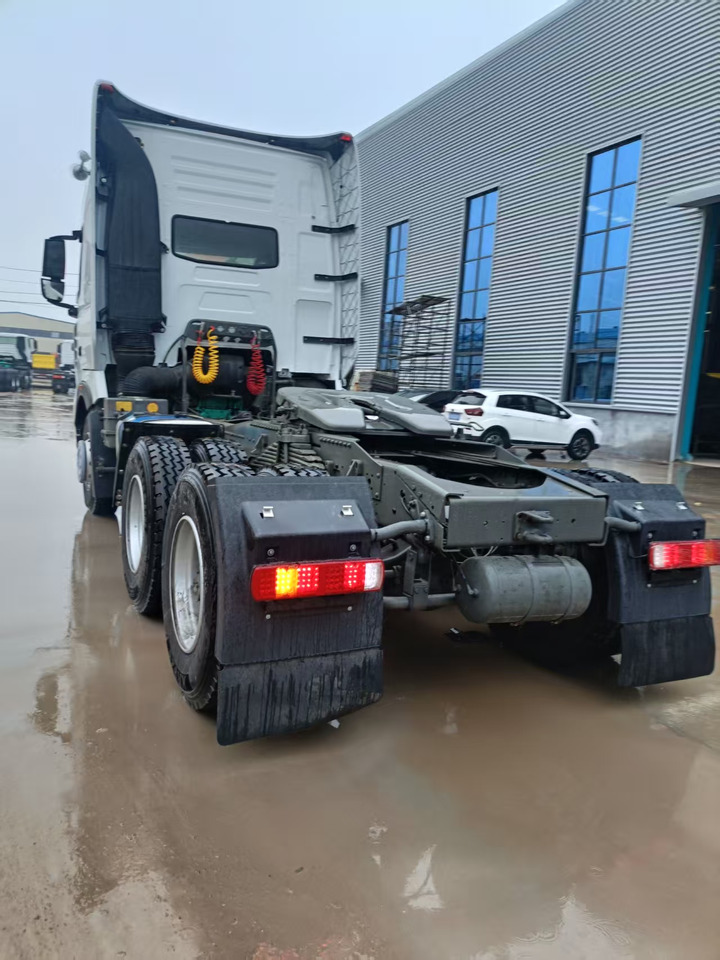 SINOTRUK HOWO - Cabeza tractora: foto 5 SINOTRUK HOWO - Cabeza tractora: foto 5