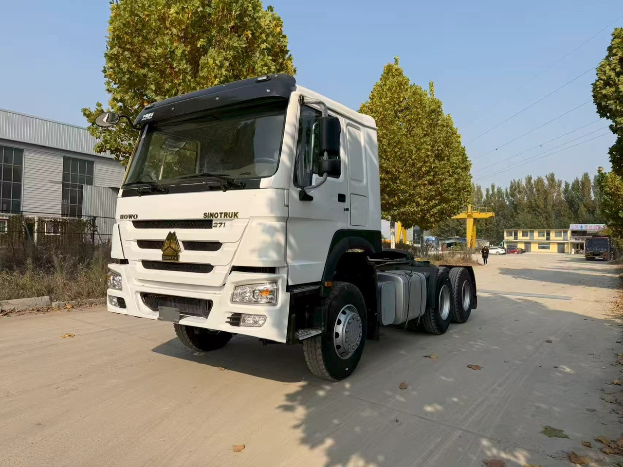 SINOTRUK HOWO tractor - Cabeza tractora: foto 3 SINOTRUK HOWO tractor - Cabeza tractora: foto 3