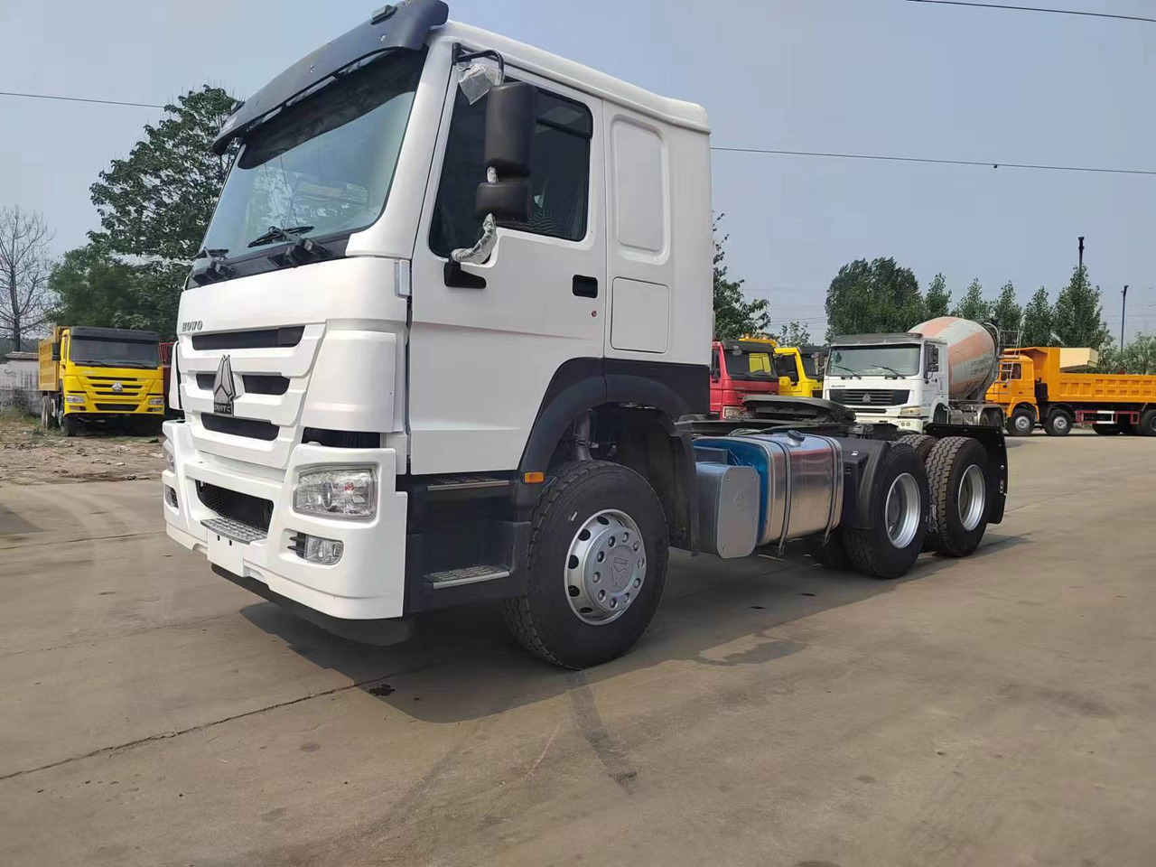 SINOTRUK HOWO trailer ead - Cabeza tractora: foto 1 SINOTRUK HOWO trailer ead - Cabeza tractora: foto 1