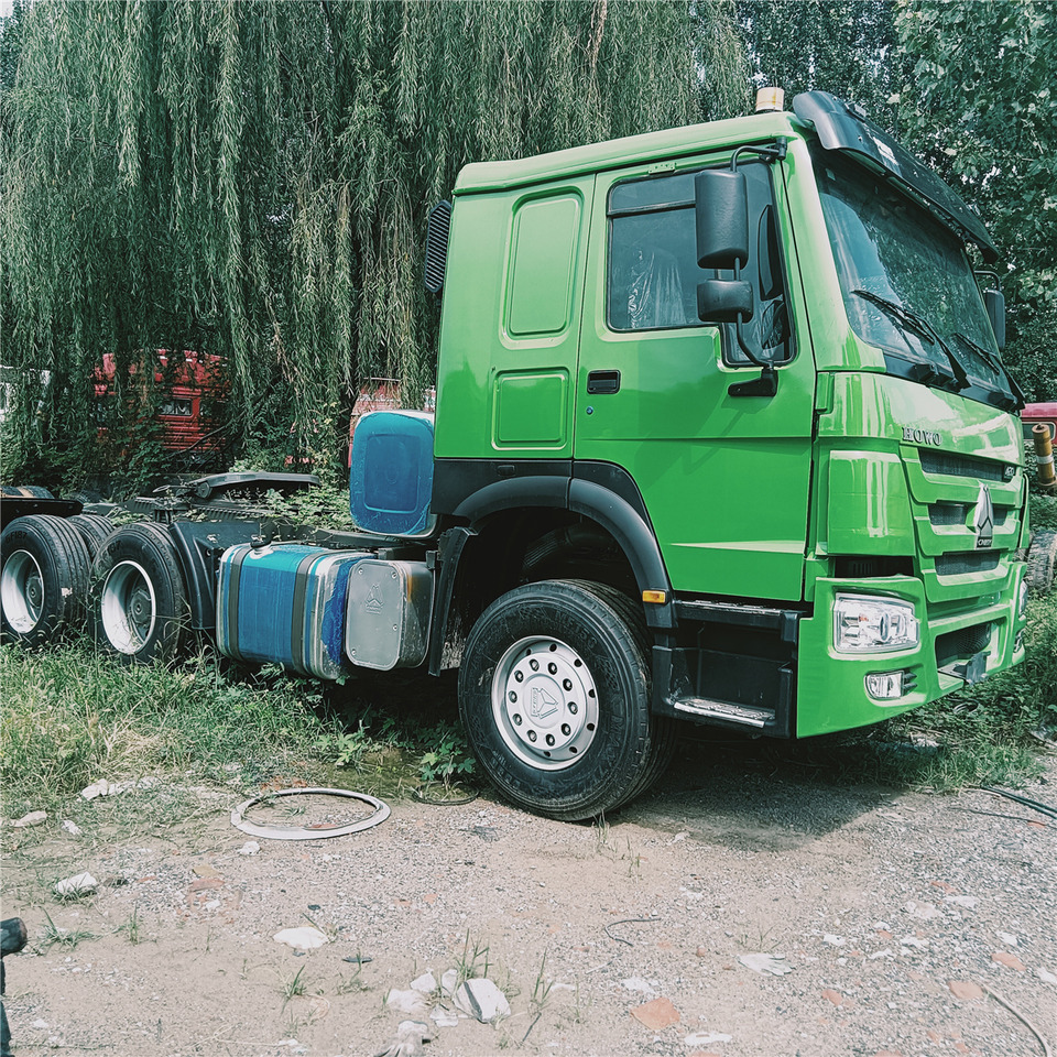 SINOTRUK HOWO tralier head - Cabeza tractora: foto 5 SINOTRUK HOWO tralier head - Cabeza tractora: foto 5