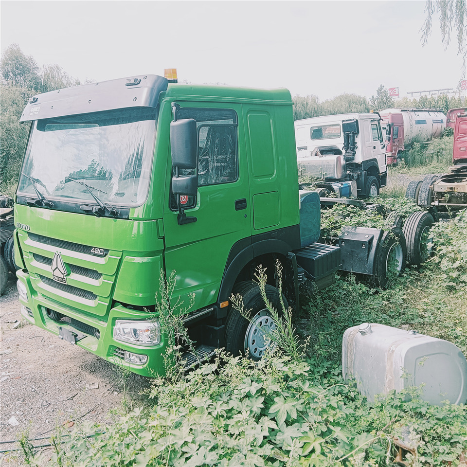 SINOTRUK HOWO tralier head - Cabeza tractora: foto 2 SINOTRUK HOWO tralier head - Cabeza tractora: foto 2