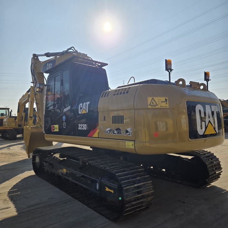 Excavadora de cadenas Caterpillar 323DL: foto 11