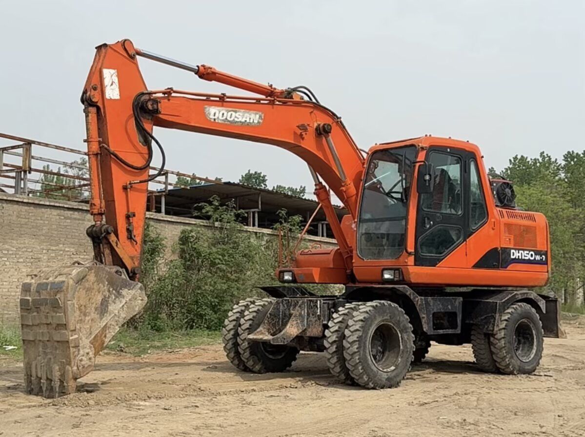 DOOSAN DH150W-7 - Excavadora de ruedas: foto 3 DOOSAN DH150W-7 - Excavadora de ruedas: foto 3