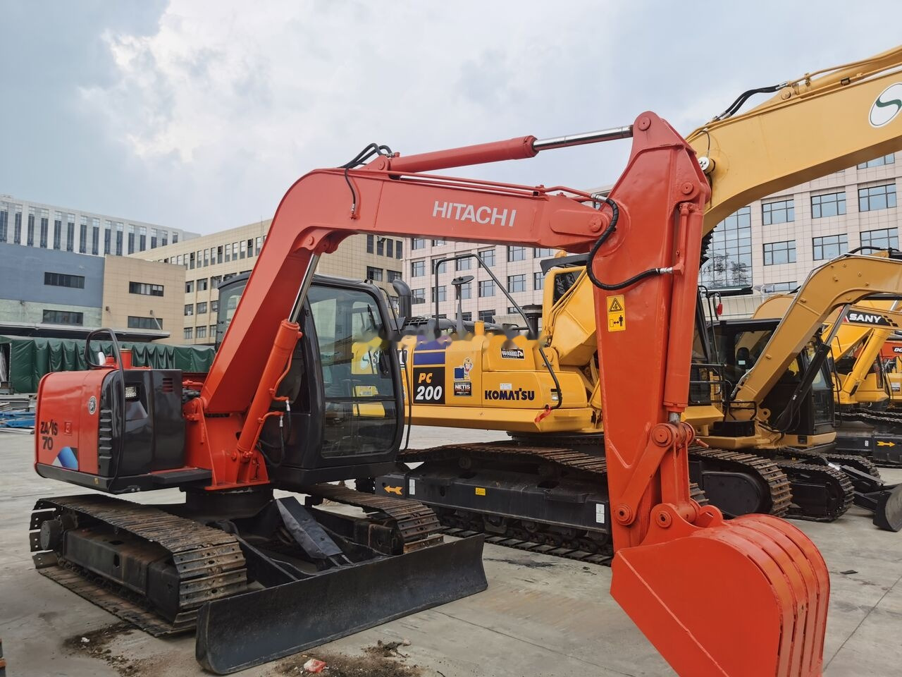 Hitachi ZX70 - Miniexcavadora: foto 1 Hitachi ZX70 - Miniexcavadora: foto 1