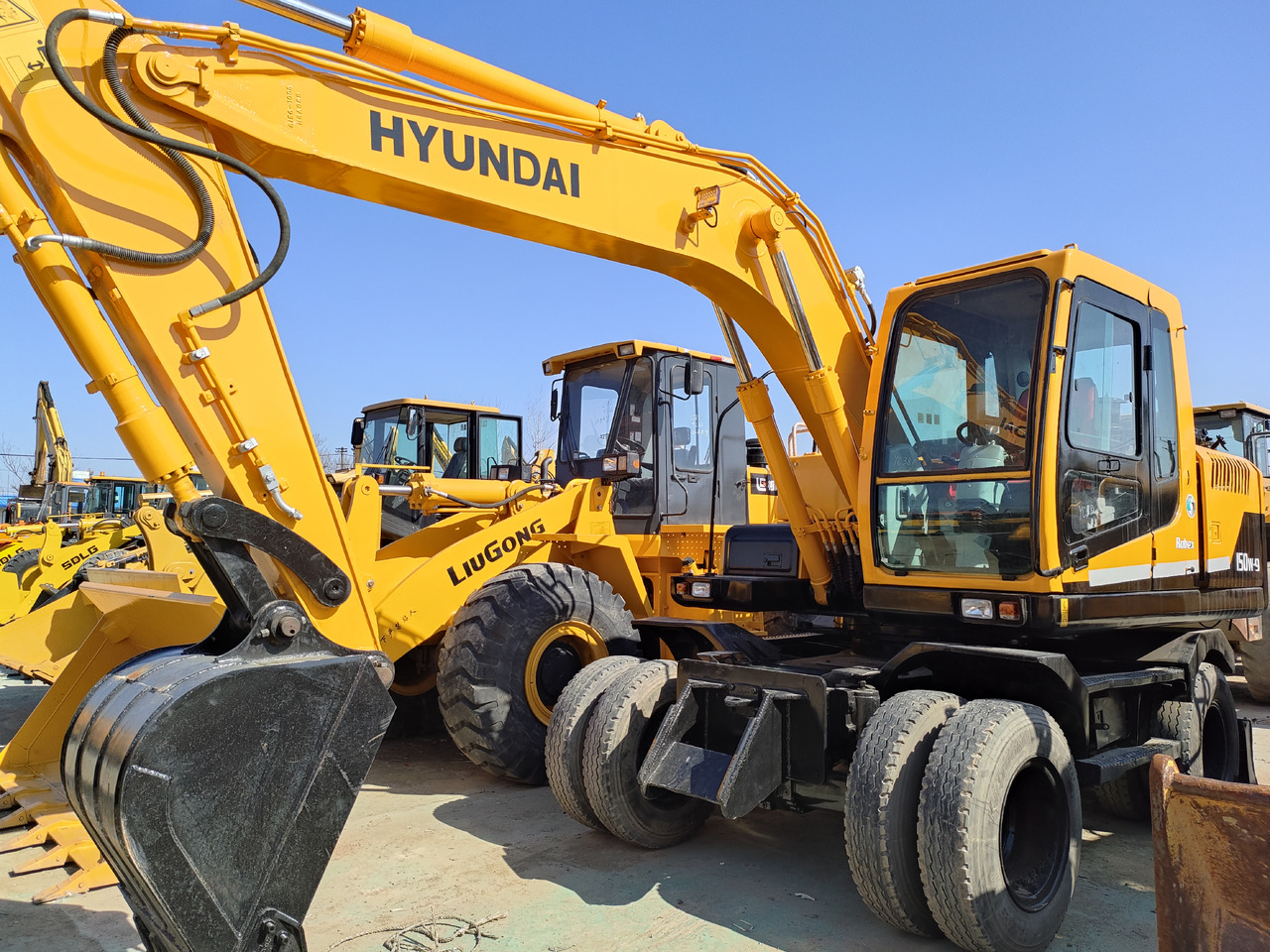 Hyundai R150W-9 - Excavadora de ruedas: foto 1 Hyundai R150W-9 - Excavadora de ruedas: foto 1