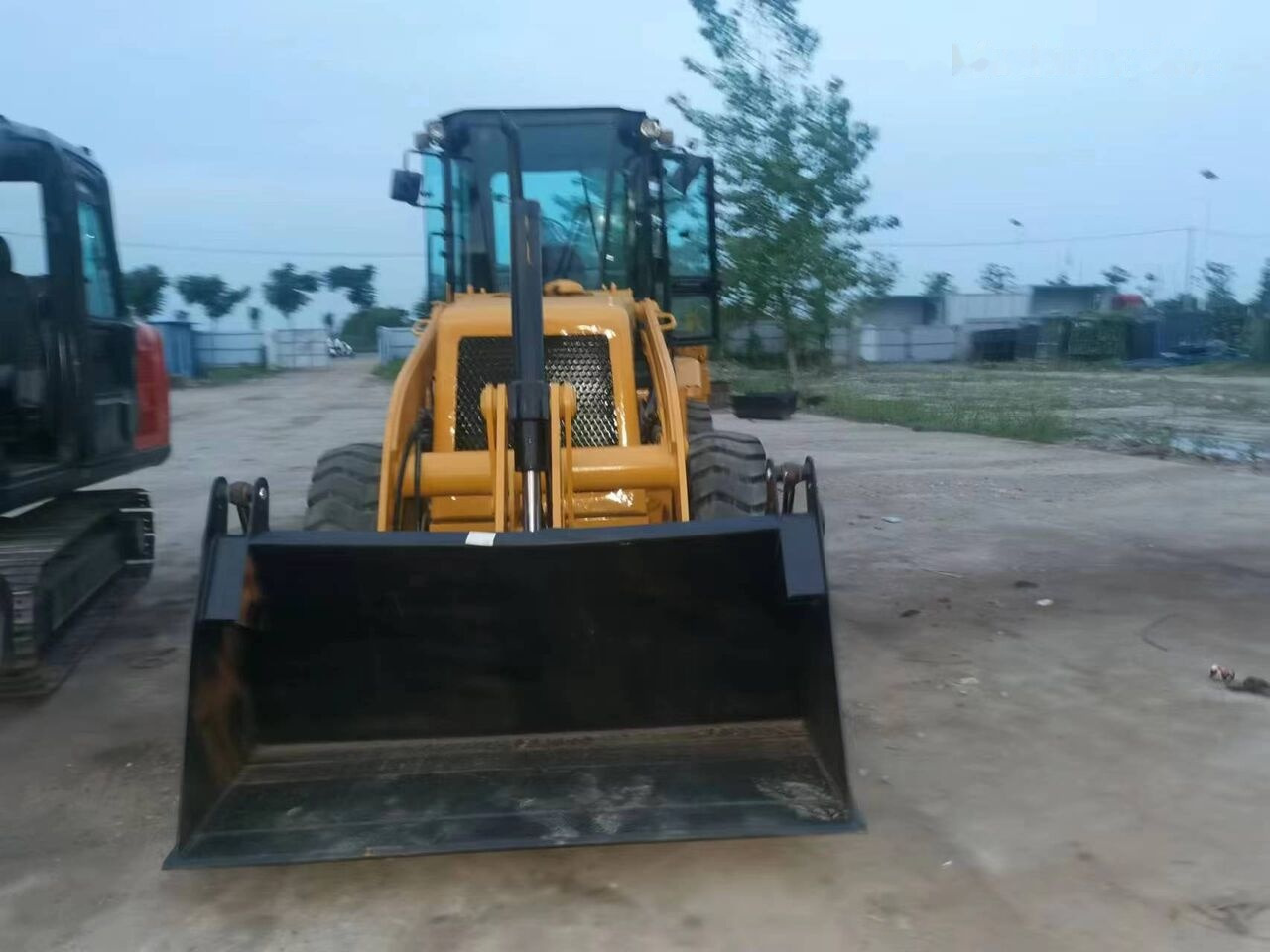 JCB 3CX with four-way shovel - Retroexcavadora: foto 4 JCB 3CX with four-way shovel - Retroexcavadora: foto 4