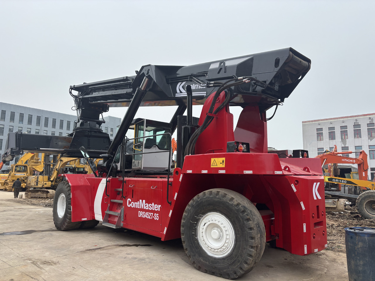KALMAR DRS4527-S5 - Carretilla para contenedores: foto 4 KALMAR DRS4527-S5 - Carretilla para contenedores: foto 4