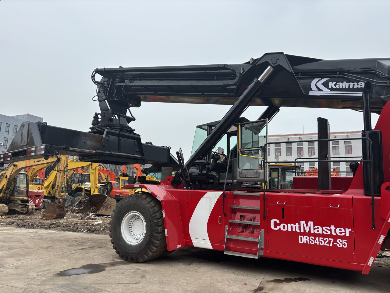 KALMAR DRS4527-S5 - Carretilla para contenedores: foto 2 KALMAR DRS4527-S5 - Carretilla para contenedores: foto 2