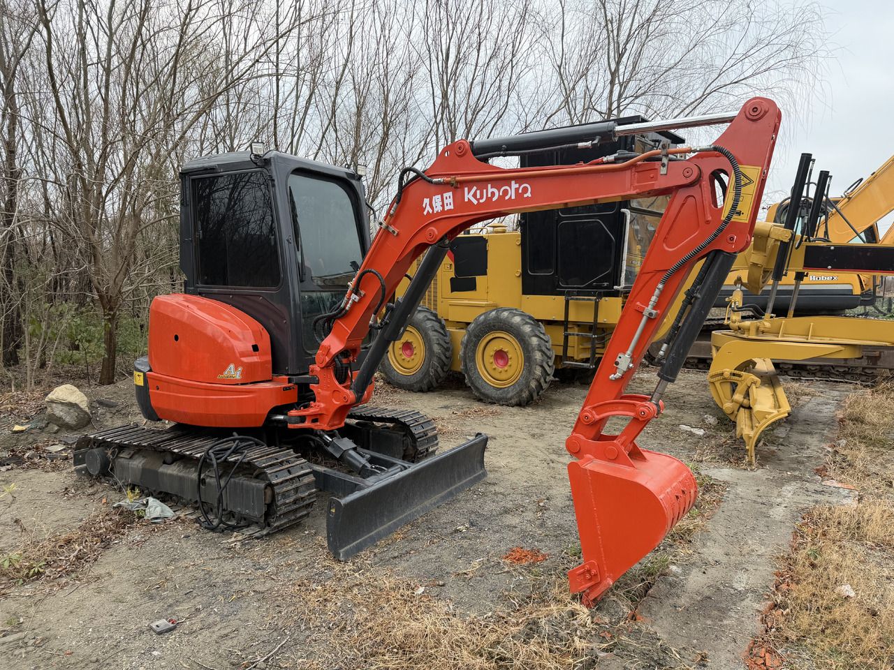 KUBOTA U35 - Miniexcavadora: foto 1 KUBOTA U35 - Miniexcavadora: foto 1