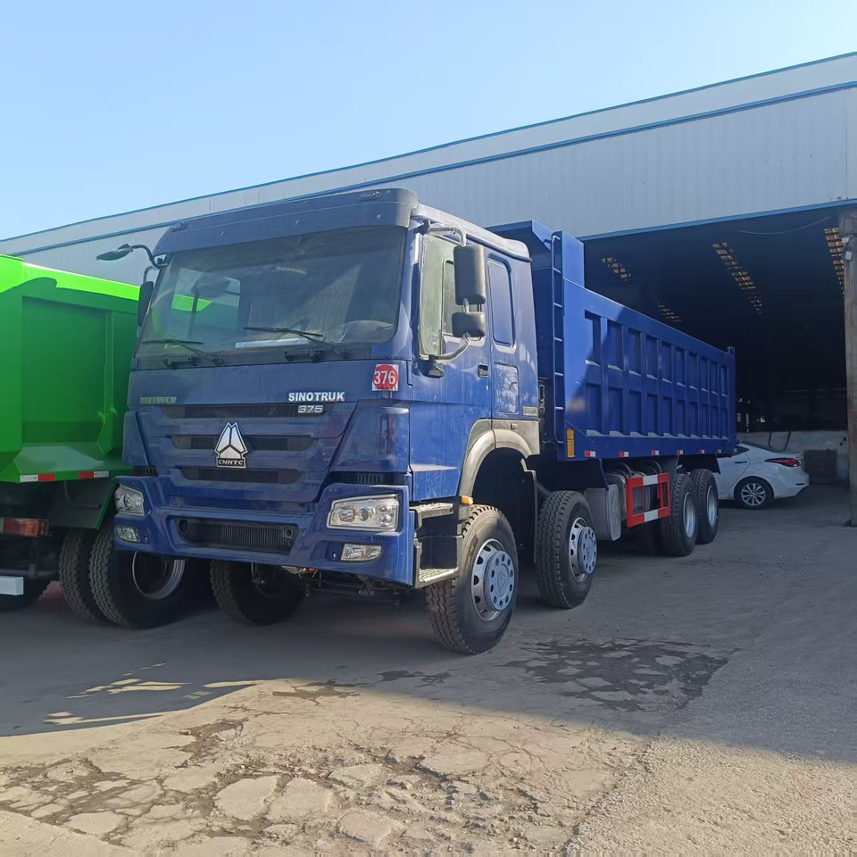 SINOTRUK HOWO 8x4 - Volquete camión: foto 5 SINOTRUK HOWO 8x4 - Volquete camión: foto 5