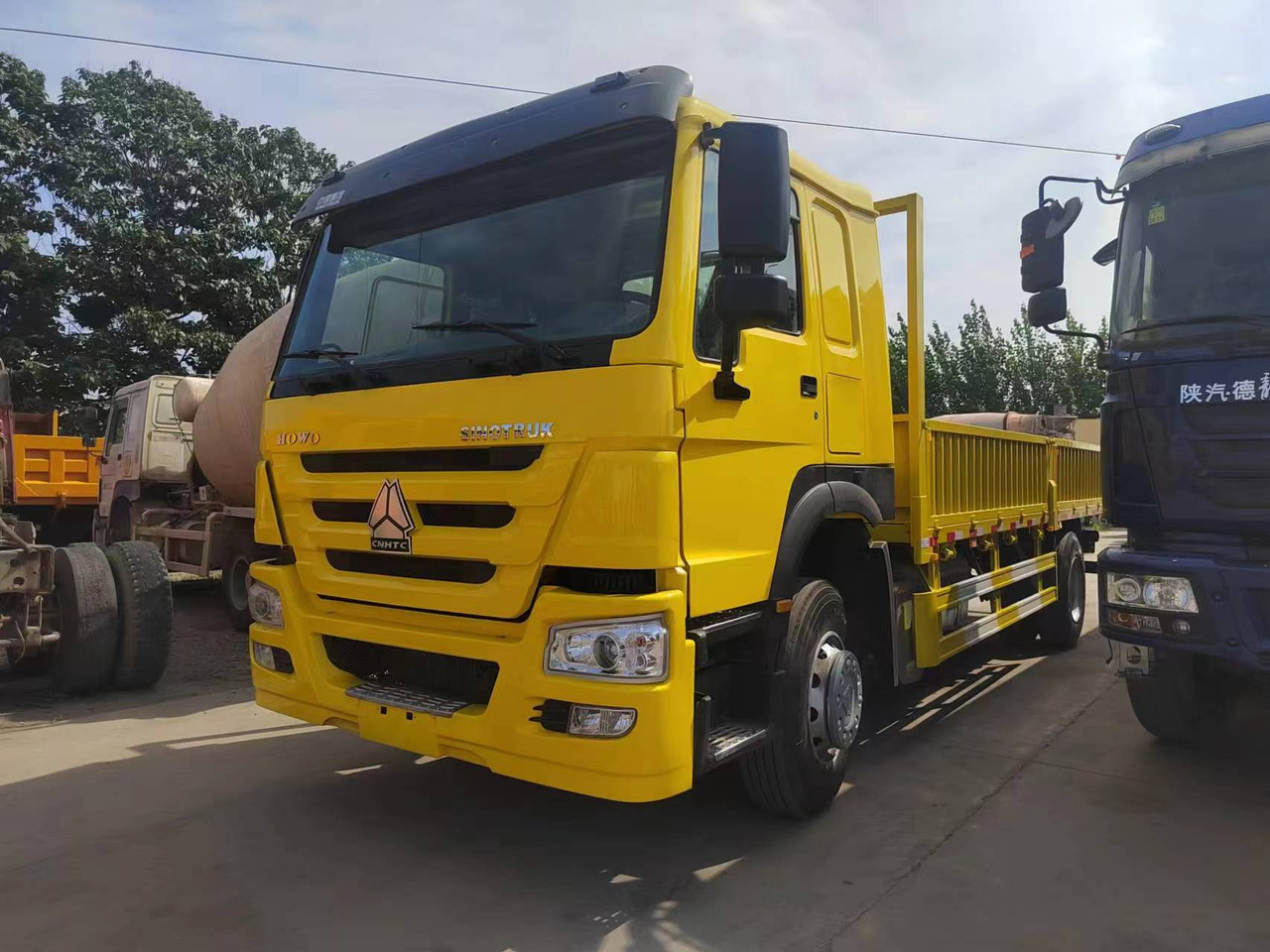 Volquete camión SINOTRUK HOWO: foto 8 Volquete camión SINOTRUK HOWO: foto 8