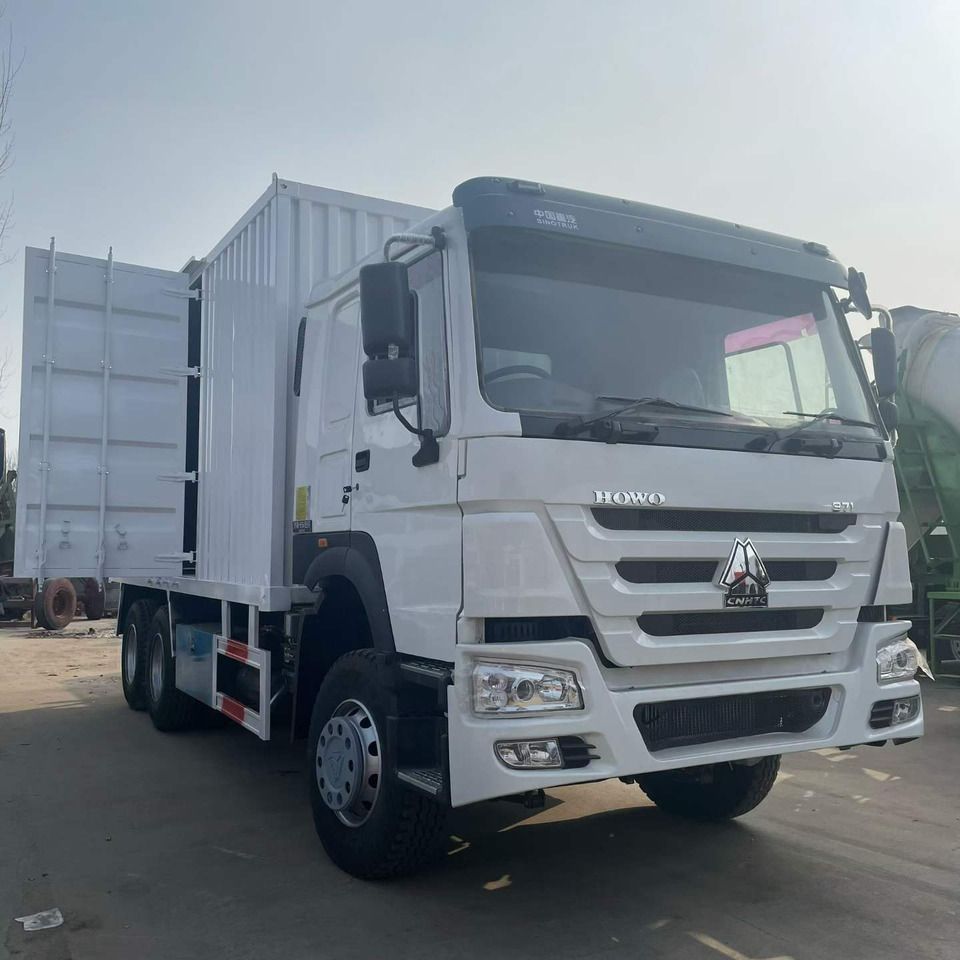 SINOTRUK HOWO - Camión caja cerrada: foto 1 SINOTRUK HOWO - Camión caja cerrada: foto 1