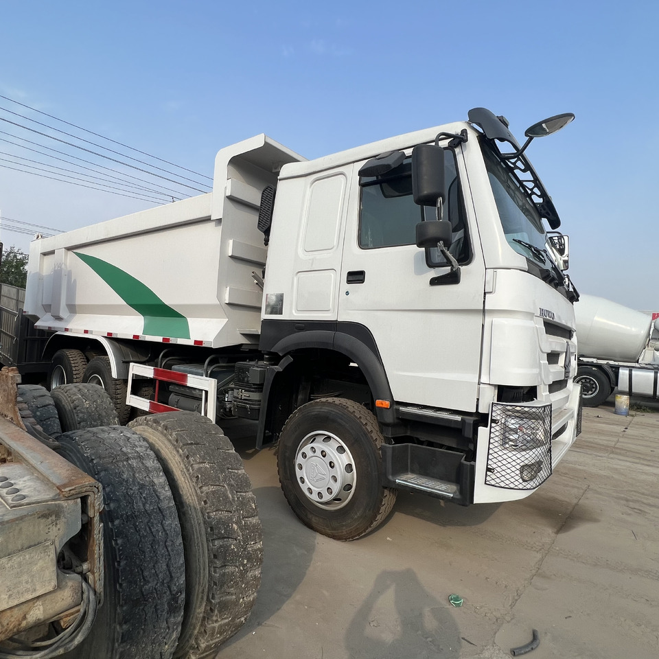 Camión caja cerrada nuevo SINOTRUK HOWO: foto 6