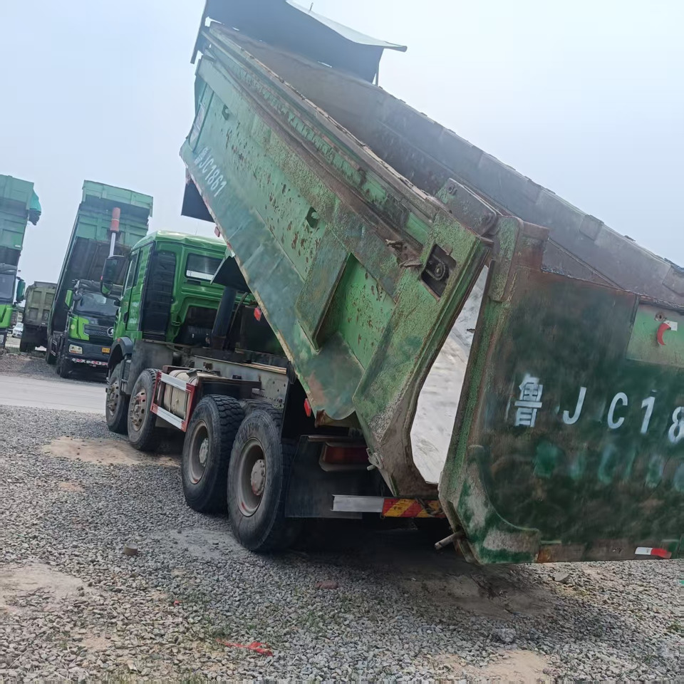 SINOTRUK HOWO - Volquete camión: foto 5 SINOTRUK HOWO - Volquete camión: foto 5