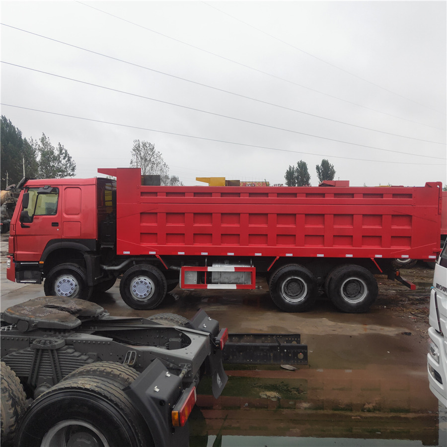 SINOTRUK HOWO - Volquete camión: foto 1 SINOTRUK HOWO - Volquete camión: foto 1