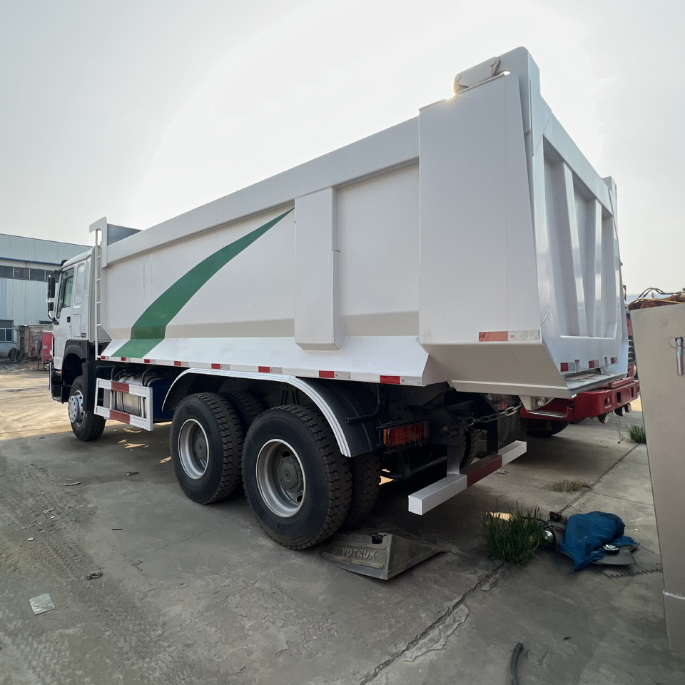 Camión caja cerrada nuevo SINOTRUK HOWO: foto 7