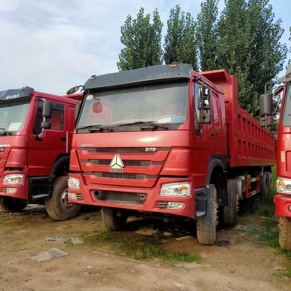 SINOTRUK HOWO - Volquete camión: foto 1 SINOTRUK HOWO - Volquete camión: foto 1