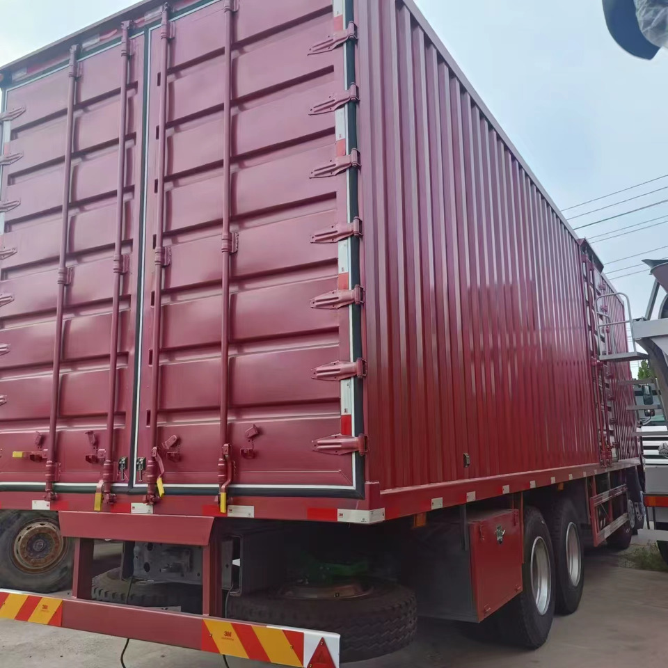 SINOTRUK HOWO - Camión caja cerrada: foto 5 SINOTRUK HOWO - Camión caja cerrada: foto 5