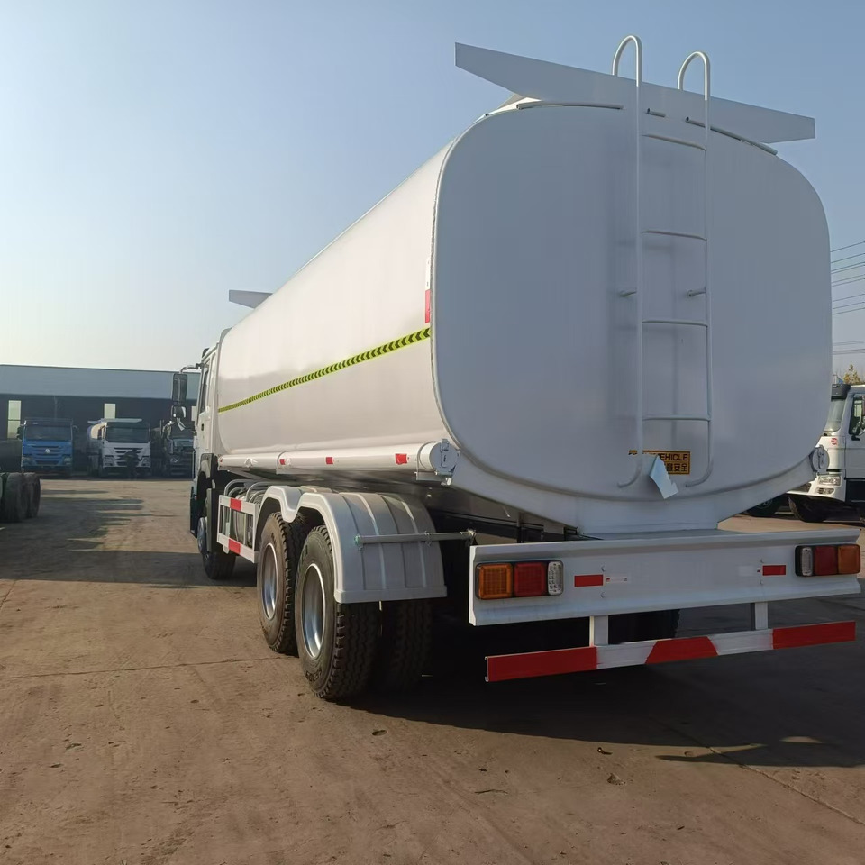 SINOTRUK HOWO - Cisterna camión: foto 4 SINOTRUK HOWO - Cisterna camión: foto 4