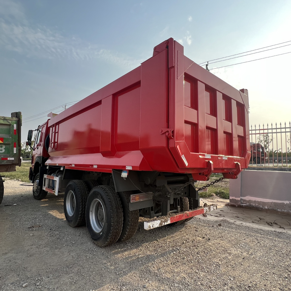 Camión caja cerrada SINOTRUK HOWO: foto 7