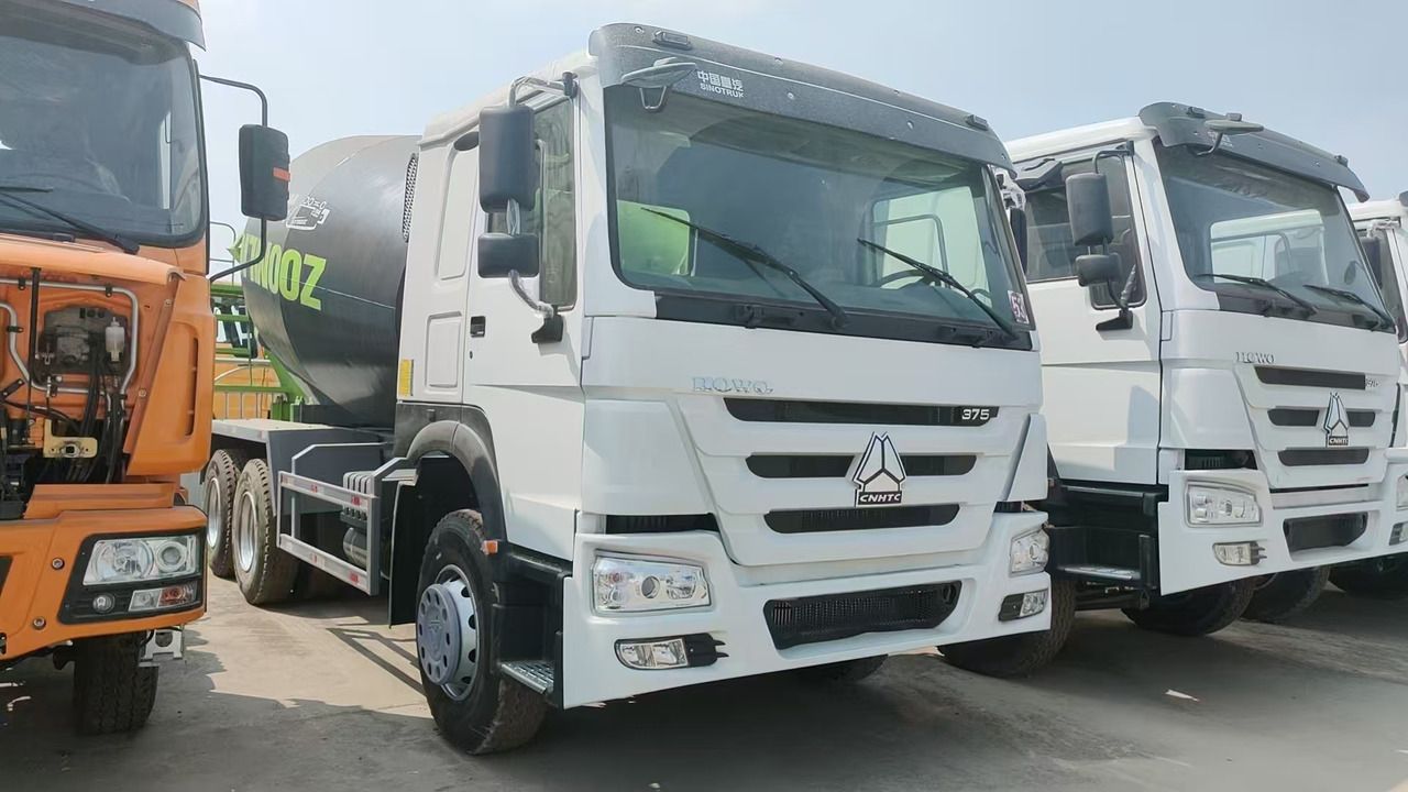 SINOTRUK HOWO Concrete Mixer Truck - Cisterna camión: foto 2 SINOTRUK HOWO Concrete Mixer Truck - Cisterna camión: foto 2