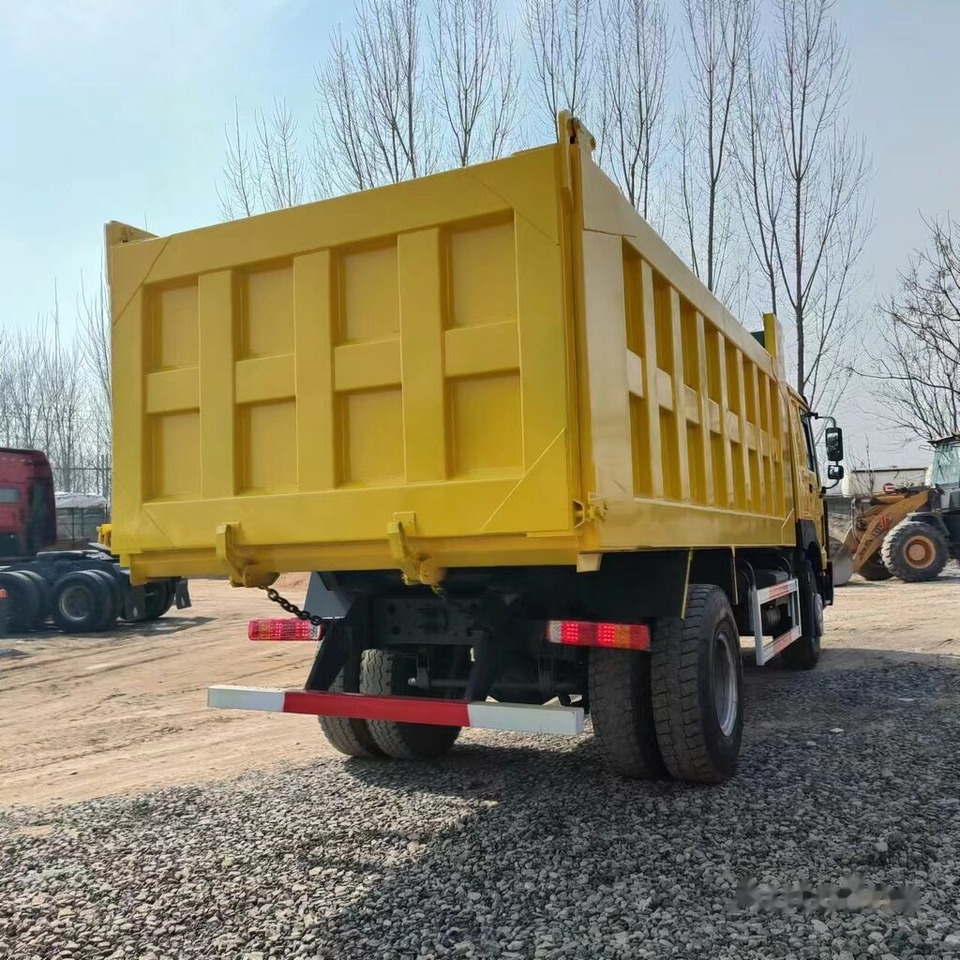 Sinotruk Howo - Volquete camión: foto 1 Sinotruk Howo - Volquete camión: foto 1