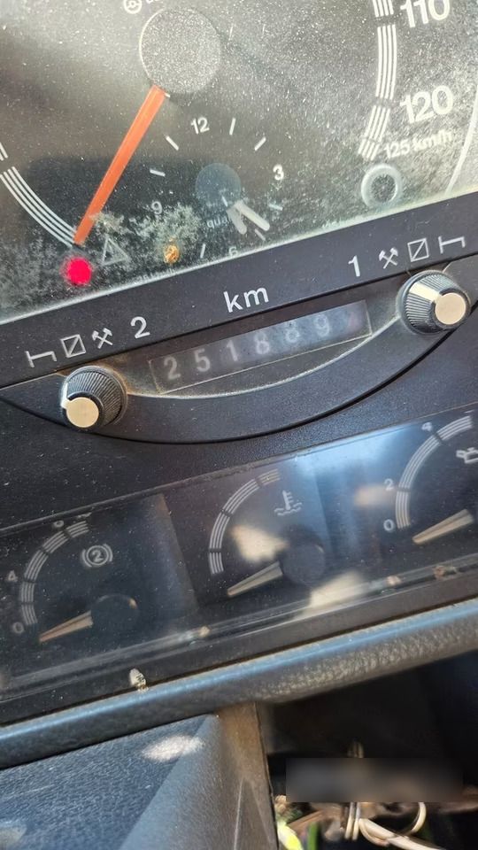 Bisarca Nissan L35 (1995) - 251.000 km - Grua de remolque autos: foto 3 Bisarca Nissan L35 (1995) - 251.000 km - Grua de remolque autos: foto 3