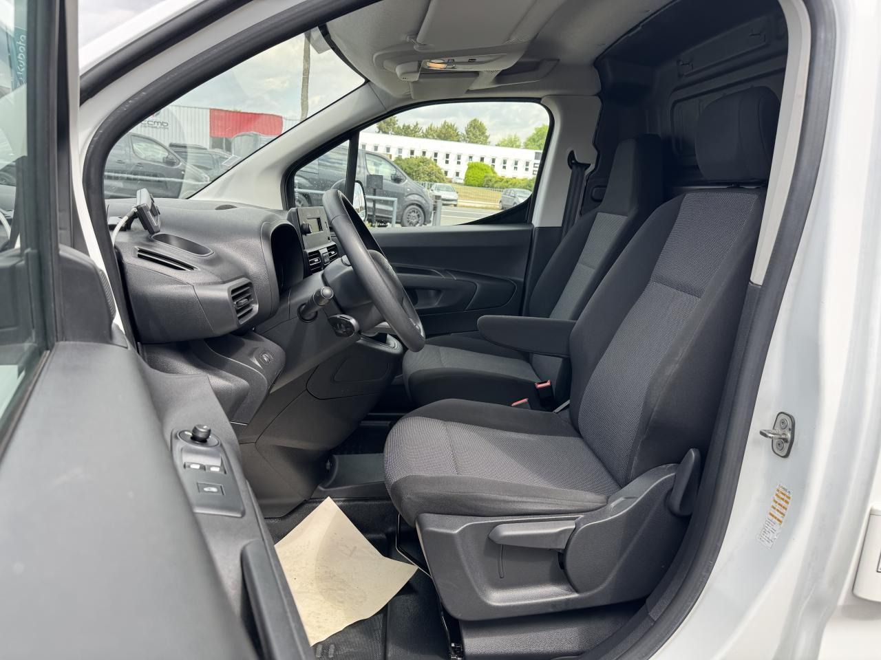 CITROEN Berlingo 1.5 BlueHDi S&S - 100 III FOURGON M Worker 1000 kg - Furgón: foto 4 CITROEN Berlingo 1.5 BlueHDi S&S - 100 III FOURGON M Worker 1000 kg - Furgón: foto 4